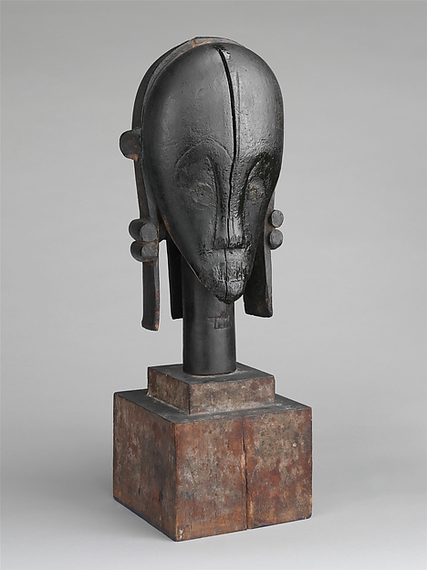 Nlô byeri (reliquary guardian head)