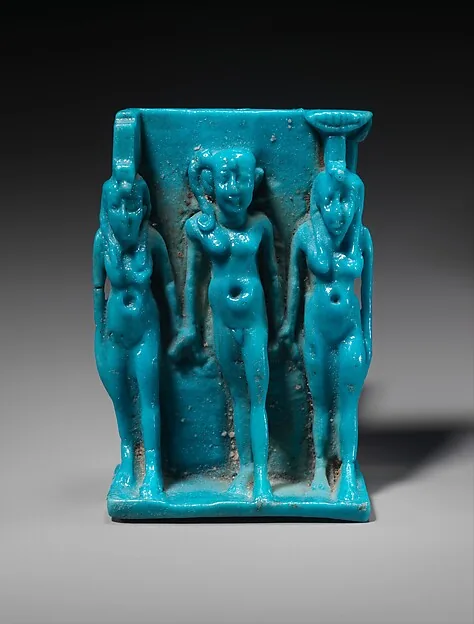 Triad amulet depicting Horus the Child with Isis and Nephthys