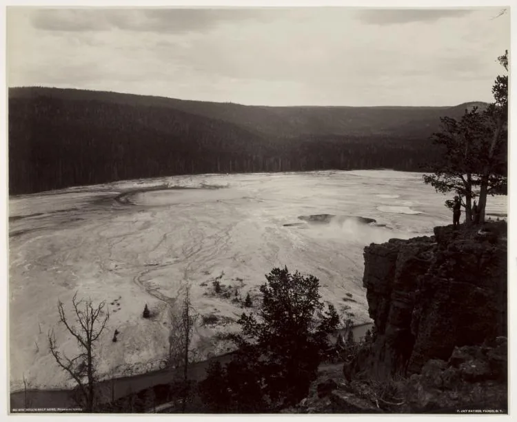 Hell's Half Acre, Prismatic Springs